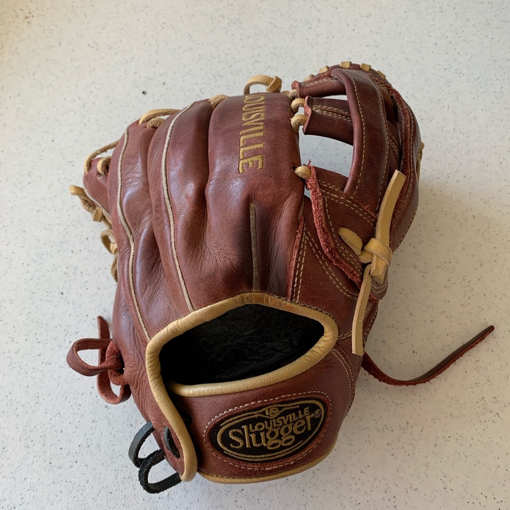 Louisville Slugger Glove